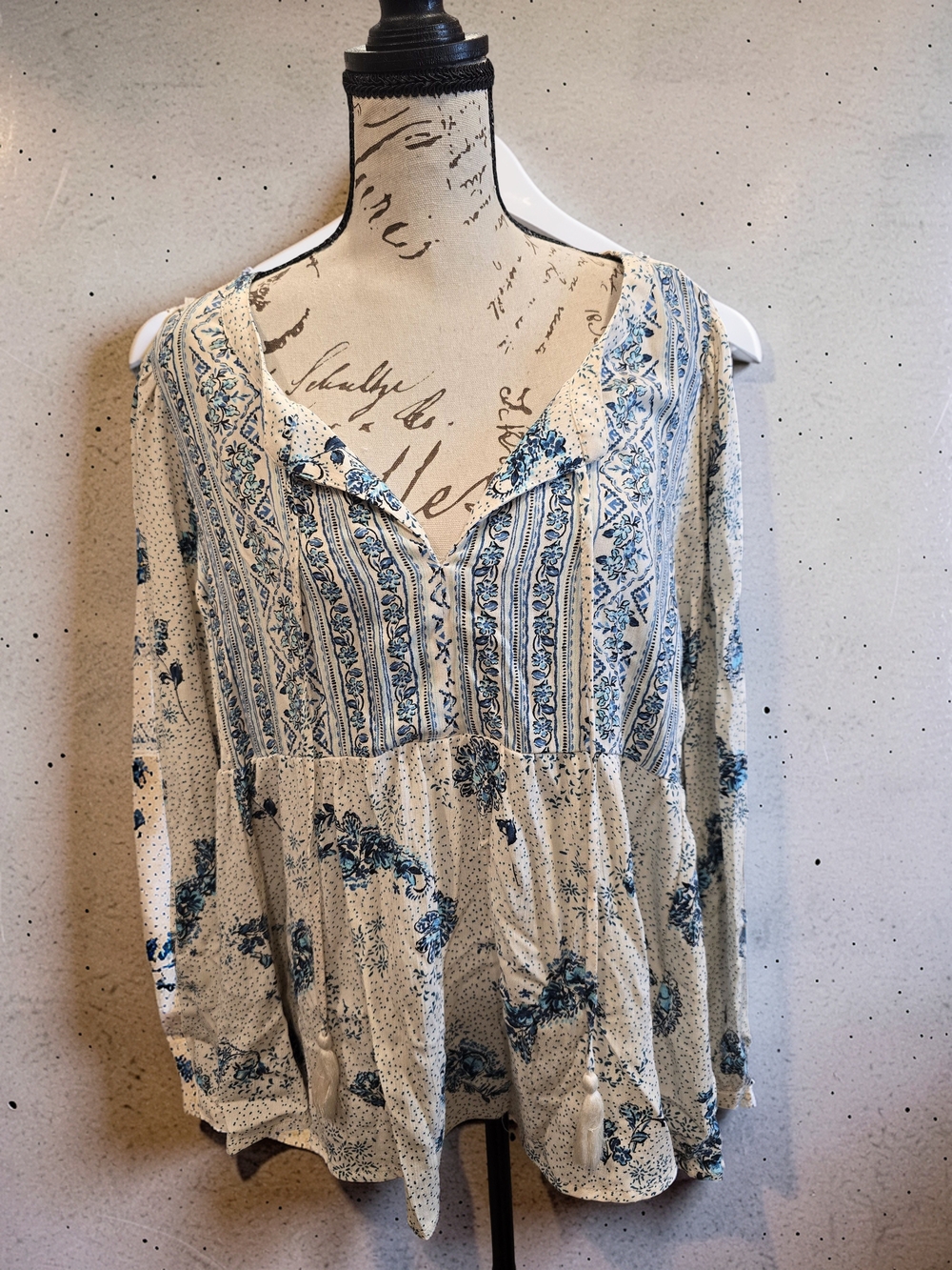Torrid Boho Long Sleeve Blouse Paisley Dew Size 1 1X